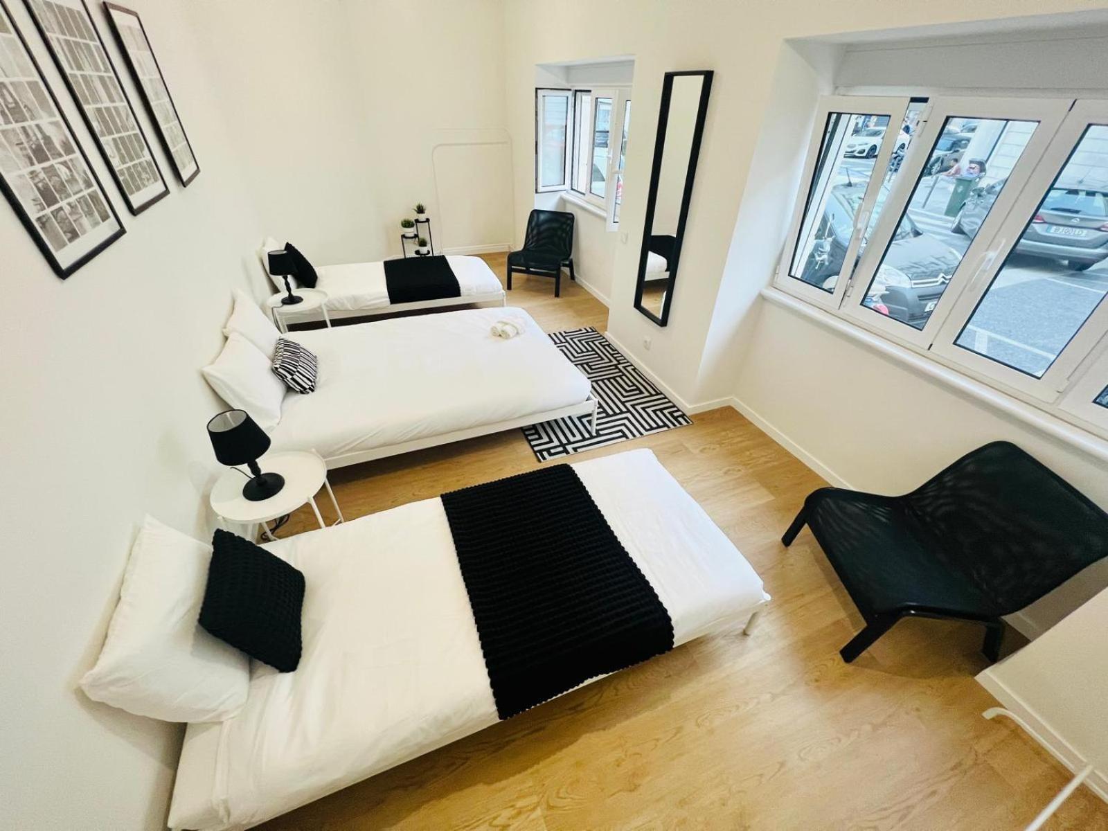 Hostal Luxury Rooms, Location For Tourists